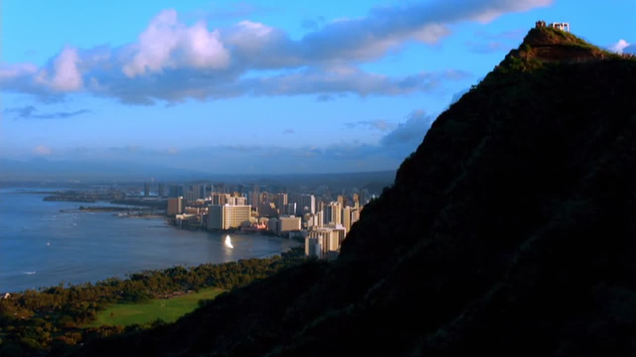 Hawaii Five-0 5. Évad 10. Epizód online sorozat