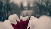 A szolgálólány meséje 3. Évad 4. Epizód online sorozat